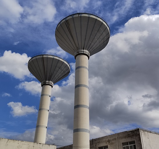 柳州废弃水塔拆除:工业水塔拆除,技术专业安全环保！
